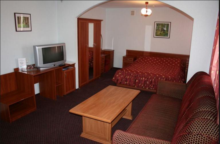 Hotel Zhovtnevyi Vinnycja Esterno foto