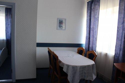 Hotel Zhovtnevyi Vinnycja Esterno foto