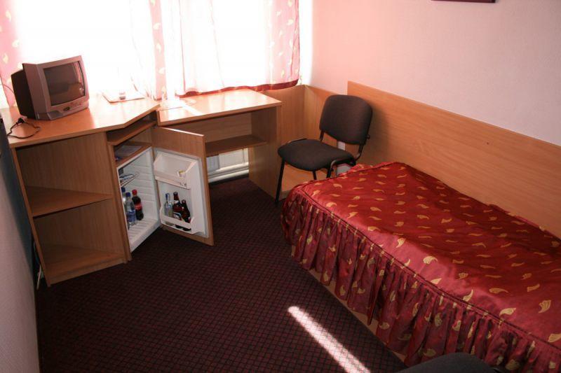 Hotel Zhovtnevyi Vinnycja Esterno foto