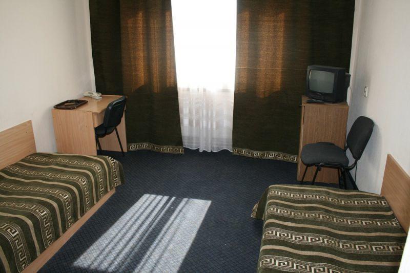 Hotel Zhovtnevyi Vinnycja Esterno foto