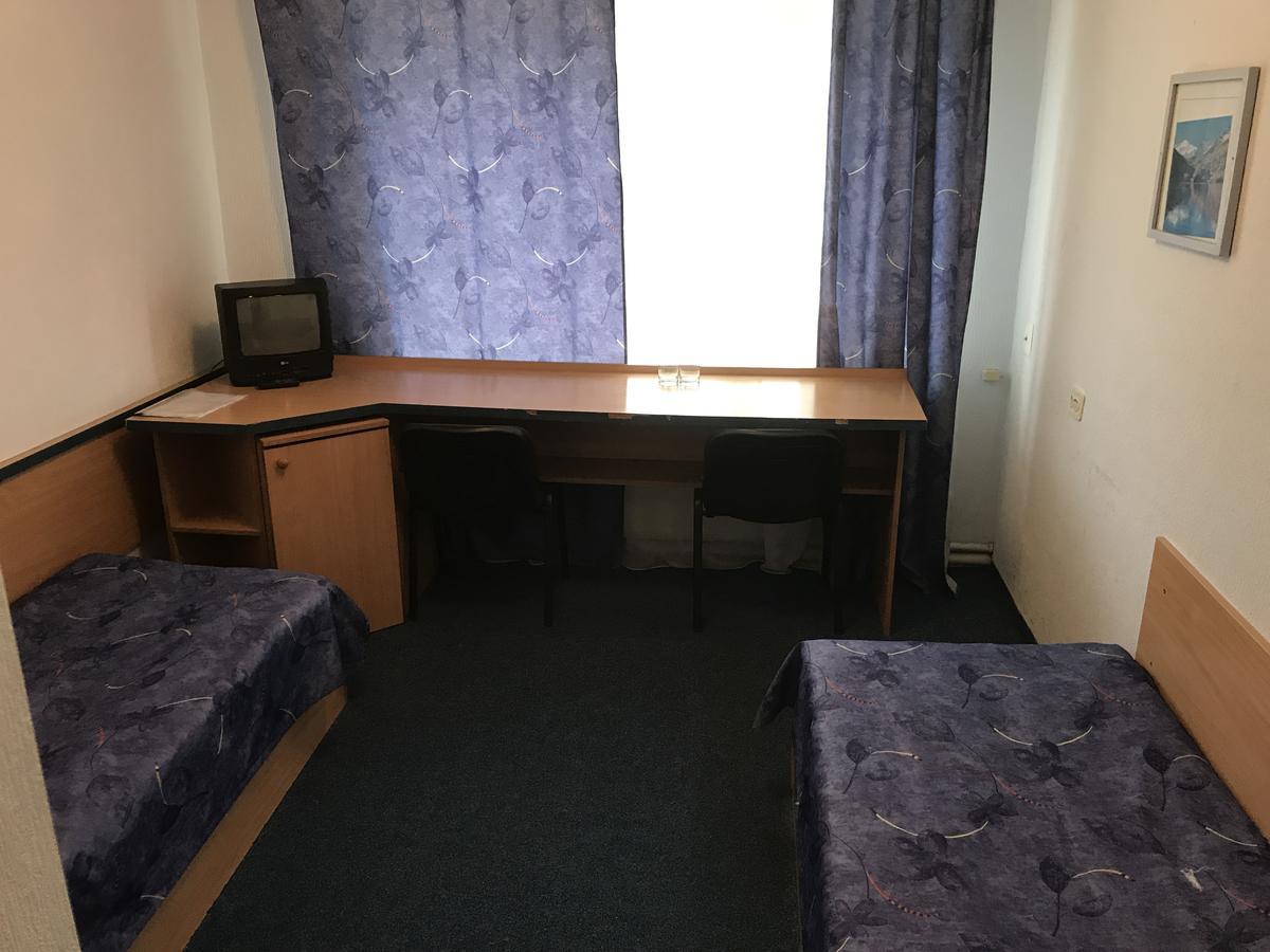 Hotel Zhovtnevyi Vinnycja Esterno foto